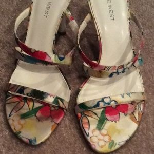 Nine West Floral multi colored sandals, Slip On 8.5m